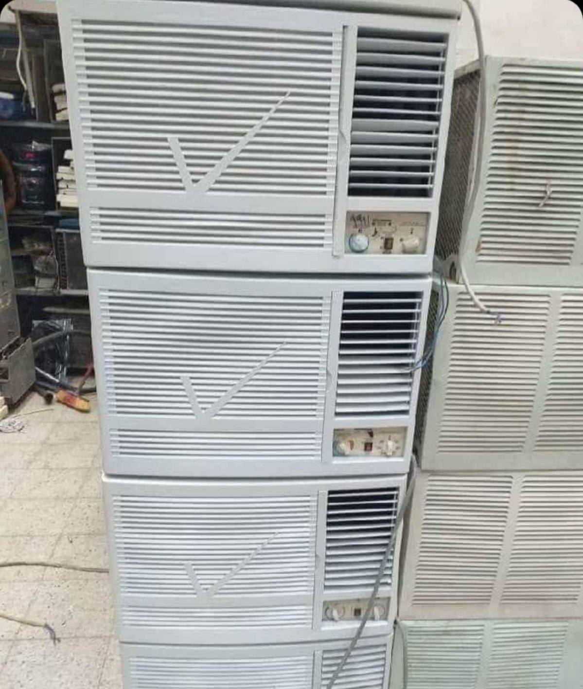 عملية بيع مكيف مستعمل